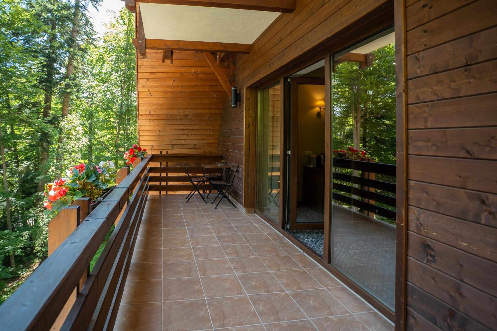 Opus Villa Sinaia Exterior foto A balcony